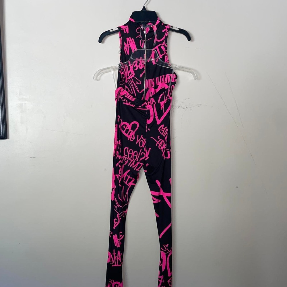 Neon pink and black graphic